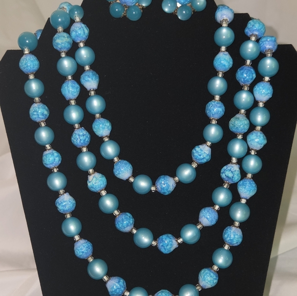 Vintage Blue Beaded Necklace Set - Picture 6 of 7